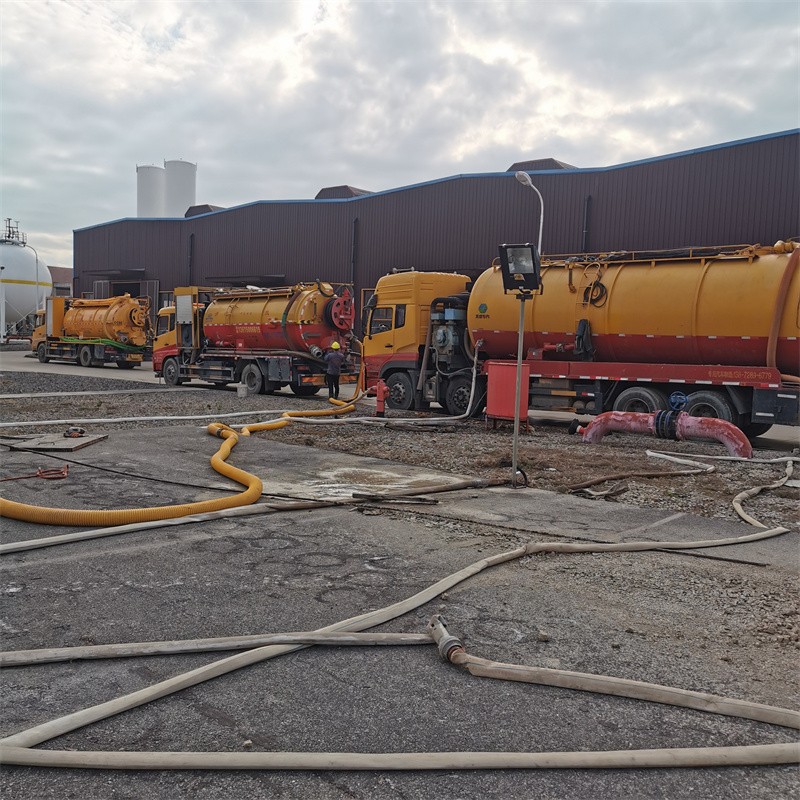 边坝污水池清理