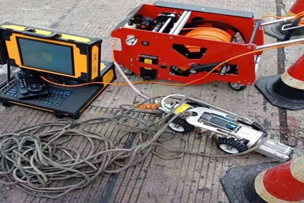 边坝CCTV管道检测机器人